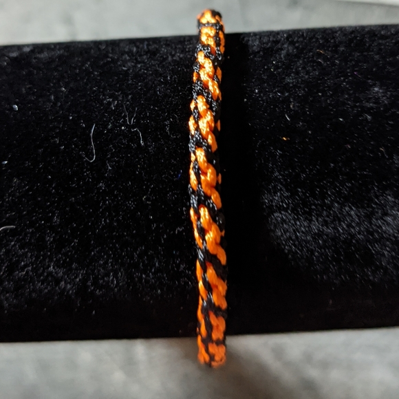 Handmade Kumihimo bracelet - Picture 5 of 5